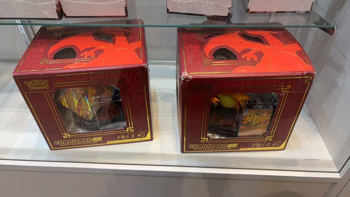 Pokémon JCC : Coffret Collection ultra-premium Dracaufeu-ex
